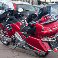 Honda GL1800D Gold Wing - Стекло заднее