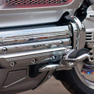 Honda GL1800D GoldWing - Подножки выносные передние;