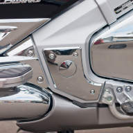 Honda GL1800D GoldWing - Накладка боковая на раму хром;