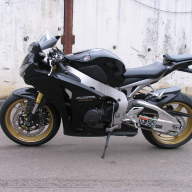 Honda CBR 1000 RR  - Honda CBR 1000 RR 