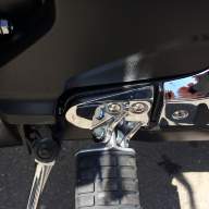 Honda Valkyrie - КРОНШТЕЙН ПОДНОЖКИ ВОДИТЕЛЯ (ХРОМ)